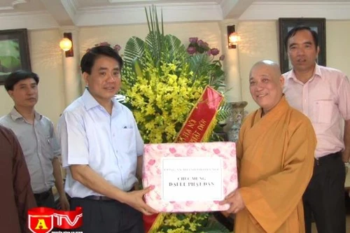 Công an thành phố Hà Nội chúc mừng Đại lễ Phật đản 2015