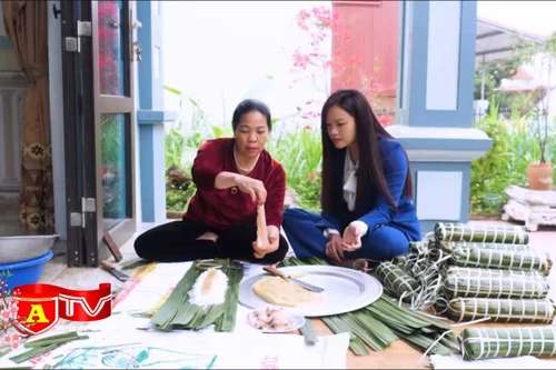 Độc đáo bánh chưng gói bằng lá mía