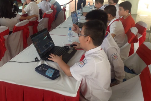 TS Lê Thống Nhất kêu gọi để phụ huynh, học sinh tự chọn việc tham gia thi trên mạng