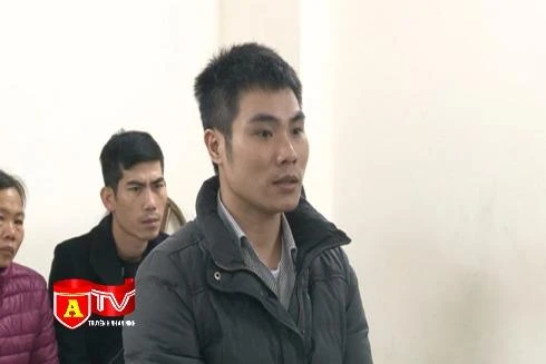 Thủ kho hầu tòa vì bán gần 400 bình ga để lấy tiền tiêu xài