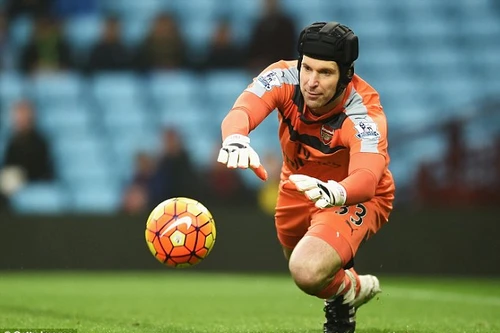 Vợ Cech tự tay làm bánh mừng chiến tích của chồng