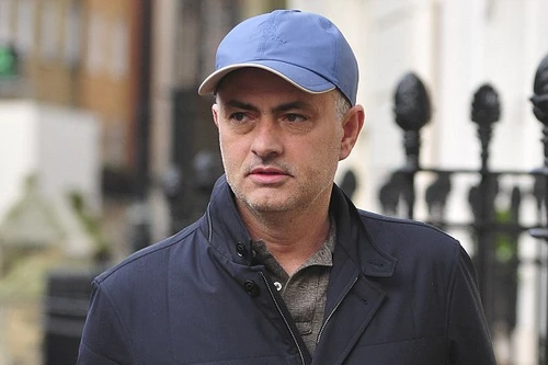 CĐV Real Madrid "giằng xé" về khả năng Mourinho trở lại Bernabeu