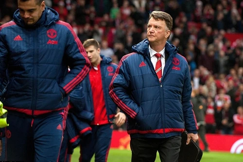 M.U lập kỷ lục buồn, các CĐV kêu gọi sa thải Van Gaal