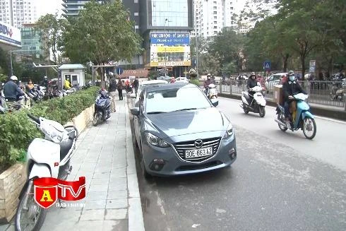 Công an quận Thanh Xuân tăng cường xử lý vi phạm giao thông sau Tết Nguyên đán