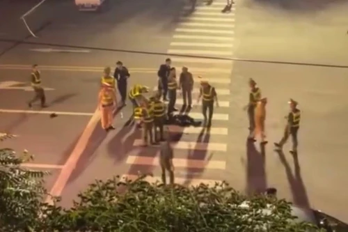 Đối tượng lao xe vào Cảnh sát cơ động có thể bị xử lý về tội giết người?