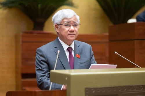 Người dân lo lắng, bất bình trước tình trạng sản xuất, buôn bán sữa giả, thuốc giả