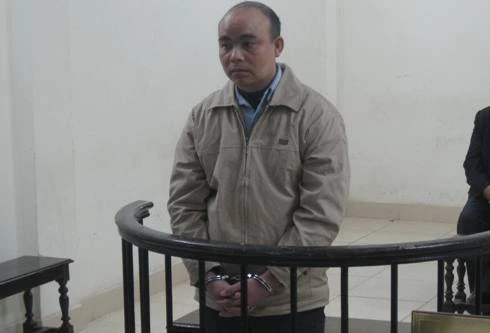 Bảo vệ bệnh viện lừa đảo "chạy" việc làm tứ tung