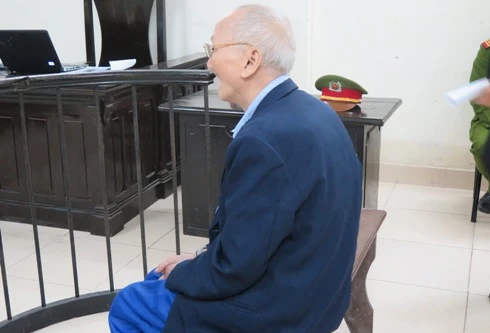 Bị thách thức, ông lão đoạt mạng em trai