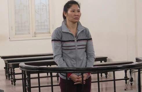 Người đàn bà gần 50 tuổi gạ khách đi nhà nghỉ để trộm cắp