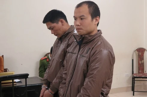 Mang hàng trăm thẻ ATM giả vào Việt Nam rút trộm tiền