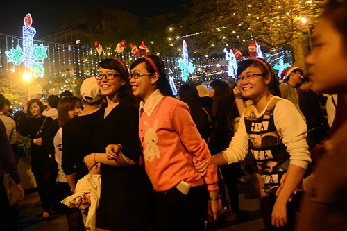 Hình ảnh đêm Giáng sinh yên vui, an lành