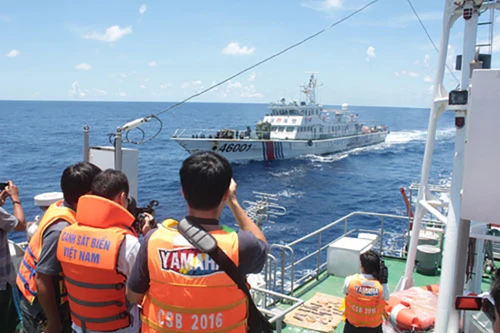 Chủ động đấu tranh phản bác các thế lực thù địch