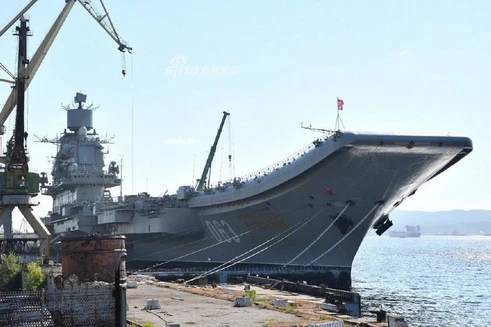 [ẢNH] Dấu hiệu Nga từ bỏ nâng cấp tàu sân bay Đô đốc Kuznetsov