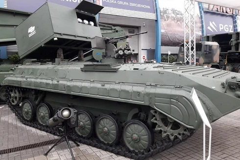 [ẢNH] Ba Lan ra mắt tổ hợp chống tăng tự hành cực mạnh, đủ sức hạ gục T-14 Armata