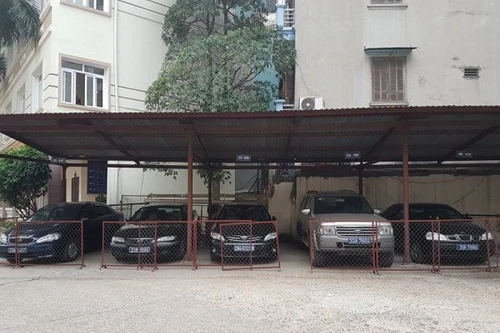 Đề xuất bắt buộc khoán xe công đối với Thứ trưởng, lãnh đạo địa phương