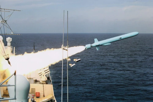 [ẢNH] Vì sao tên lửa chống hạm tầm xa ‘ưng kích’ 62 sớm bị Trung Quốc loại biên?