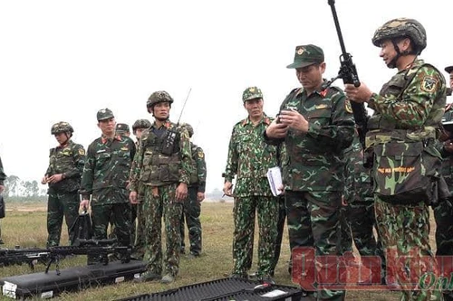 [ẢNH] Trinh sát đặc nhiệm Việt Nam được trang bị súng bắn tỉa hàng đầu của Nga