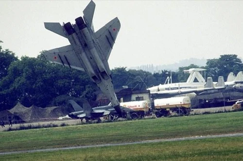 [ẢNH] Thảm họa tháng 8 tiếp diễn: Thêm MiG-29 của Nga bị cháy gần Astrakhan