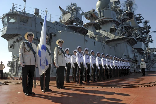 Phiến quân HTS đặt căn cứ Hmeimim trong tầm bắn, tàu chiến Nga rút khỏi cảng Tartus