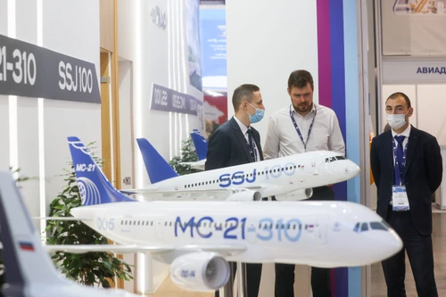 Hãng hàng không Aeroflot bất ngờ từ chối tiếp nhận máy bay SJ 100 và Tu-214