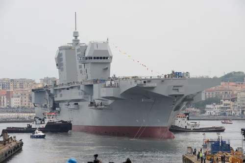 Tàu đổ bộ tấn công kiêm tàu sân bay hạng nhẹ tối tân nhất châu Âu đi vào hoạt động