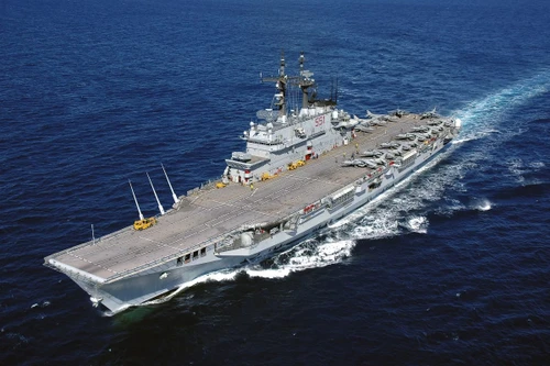 Hải quân Indonesia mua tàu sân bay từ Italia để thực hiện... 'nhiệm vụ phi chiến đấu'?