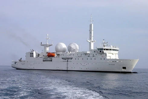 [ẢNH] Tàu trinh sát điện tử Pháp tấn công chế áp S-400 Nga tại Crimea