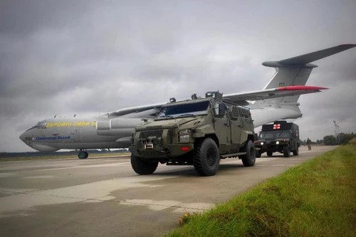 [ẢNH] Ukraine khởi động tập trận Rapid Trident 2021 đáp trả Zapad 2021 của Nga