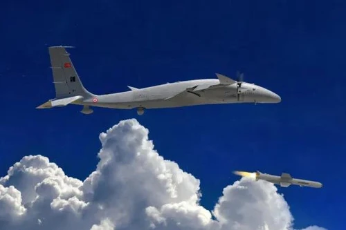 UAV hạng nặng Akinci Thổ Nhĩ Kỳ bị bắn hạ bằng 'tên lửa tuần kích' 358 độc đáo của Iran?