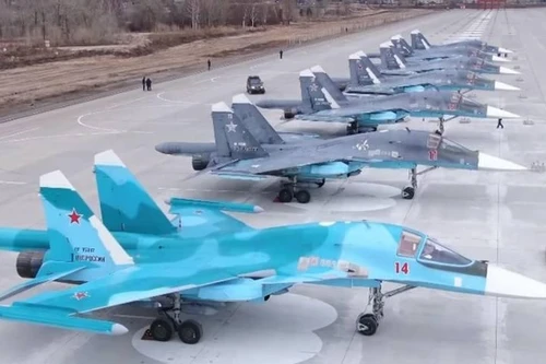 Hàng chục oanh tạc cơ Su-34 Nga xuất hiện tại sân bay vùng Voronezh