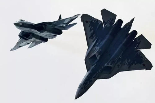 Báo Mỹ nêu rõ lợi thế và nhược điểm của tiêm kích tàng hình Su-57 Nga trước F-22 và F-35 Mỹ