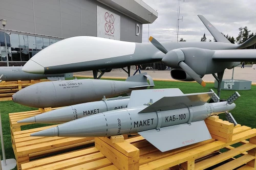 Nga sẵn sàng tung UAV Inokhodets-RU tham chiến cùng tiêm kích Su-30 và Su-35