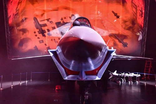 Tiêm kích Su-75 có 'ống dẫn khí Zircon' mang lại khả năng siêu cơ động