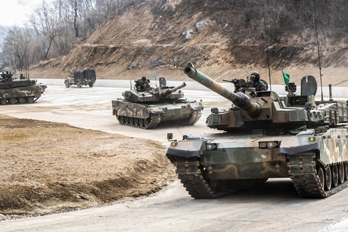 NATO đang triển khai xe tăng nguy hiểm nhất theo hướng biên giới Nga