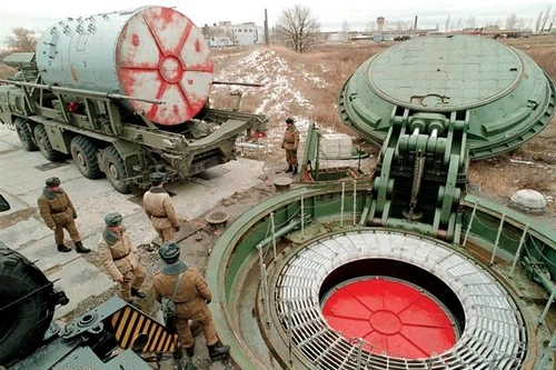 [ẢNH] Chuyên gia quân sự Nga cảnh báo sự đáng sợ của hệ thống "Bàn tay chết"