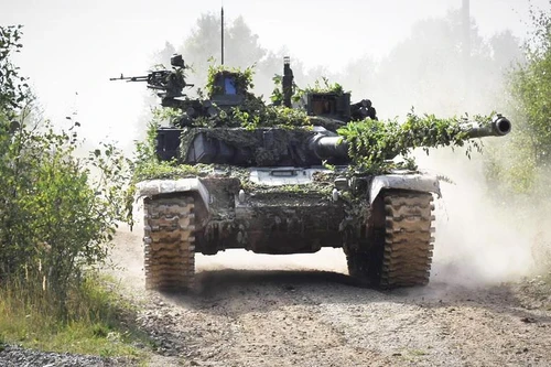 Ukraine sắp nhận hàng loạt xe tăng T-72 nâng cấp theo chuẩn NATO mạnh hơn T-90