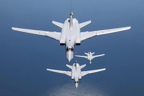 [ẢNH] Vì sao Nga triệu hồi gấp phi đội máy bay ném bom Tu-22M3 tại Syria về nước?