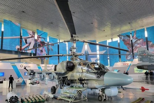 [ẢNH] Mục đích thực sự của Trung Quốc khi mua trực thăng Ka-52K kèm tên lửa Izdeliye 305 từ Nga