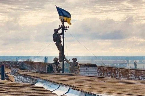 Quân đội Ukraine phản công chậm song dần tái chiếm một số ngôi làng