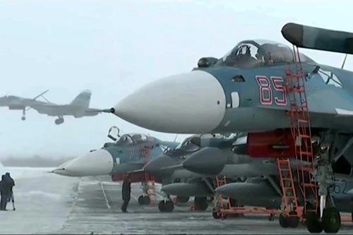 Tiêm kích MiG-29K và Su-33 'lên bờ dài hạn' hé lộ tình trạng tàu sân bay Đô đốc Kuznetsov