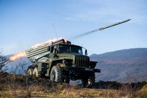 Pháo phản lực Tornado-G Nga bội phần nguy hiểm nhờ đạn thế hệ mới