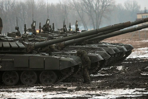 [ẢNH] Quan chức Nga cảnh báo ‘đòn giáng mạnh vào Kiev’ nếu Ukraine tấn công Donbass