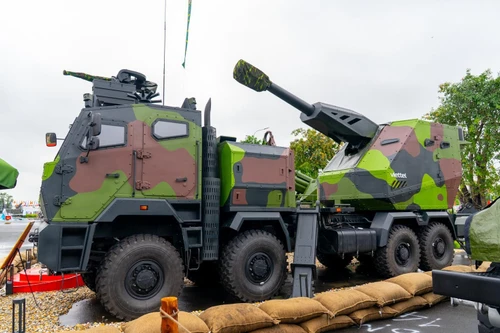 Nước ngoài quan tâm pháo tự hành bánh lốp 152 mm do Việt Nam chế tạo