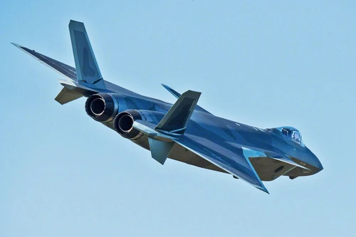 [ẢNH] Tiêm kích J-20B nâng cấp của Trung Quốc lộ điểm yếu chí tử tại Triển lãm Chu Hải