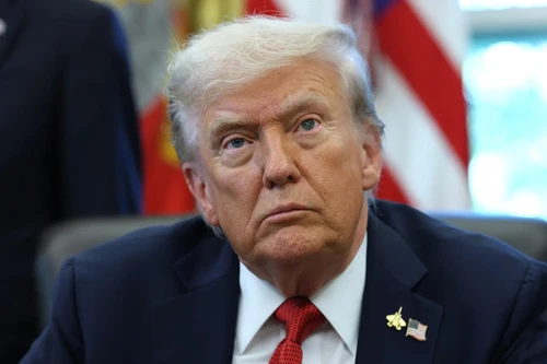 Ông Trump 'gần như' đã đưa ra quyết định cung cấp tên lửa Tomahawk 