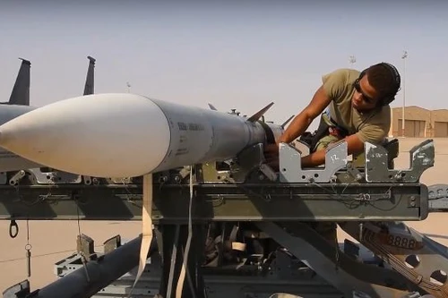 Mỹ ký hợp đồng vũ khí cực lớn với đồng minh thân thiết