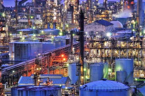 Mỹ bị cáo buộc đang cố gắng dàn xếp cuộc khủng hoảng dầu mỏ toàn cầu