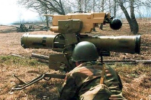 Ly khai miền Đông lập 'hàng rào' tên lửa chống tăng phục kích thiết giáp Ukraine