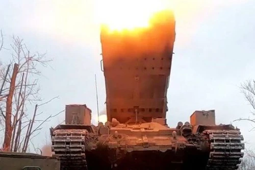 Hệ thống phun lửa hạng nặng TOS-3 Dragon thể hiện xuất sắc trên chiến trường