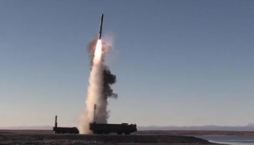 Tên lửa chống hạm Onyx trong tay Lực lượng Houthi gây ác mộng cho tàu sân bay Mỹ?